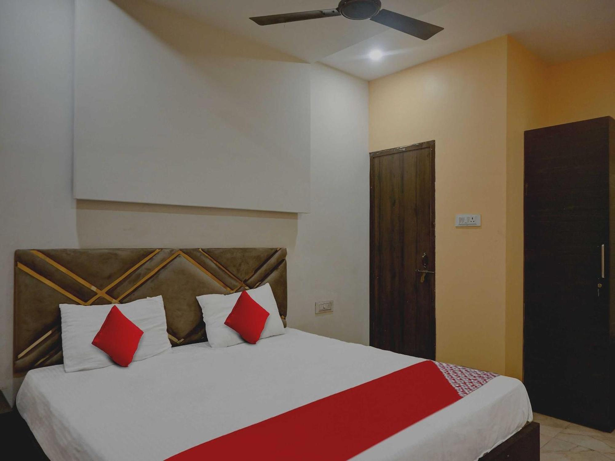 Hotel O Club Toronto Durg Εξωτερικό φωτογραφία